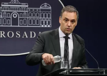 Cambios en el Gabinete de Adorni: Scioli, sin sueldo.