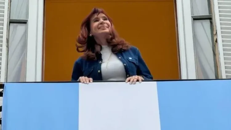 Cristina Kirchner: el parte médico confirma su internación.