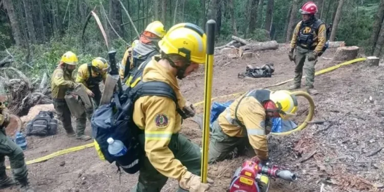 Ignacio Torres: fuego en Chubut “contenido en un 85%”.