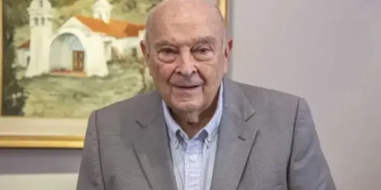 Domingo Cavallo cuestiona a Milei: pide re-monetizar la economía.