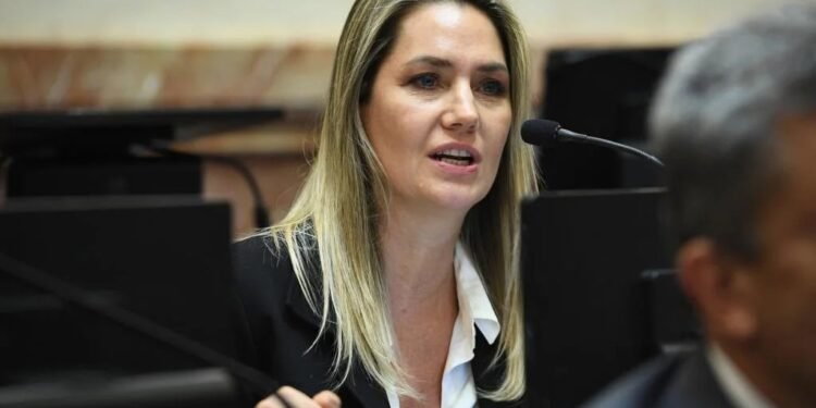 Carolina Losada, dura contra gremialistas: defienden “su bolsillo”.