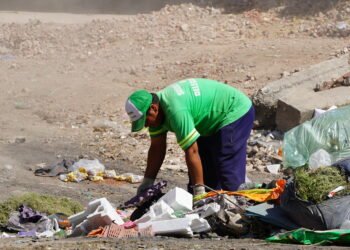 Merlo impone fuertes multas y líneas telefónicas para denunciar a quienes ensucian los espacios públicos