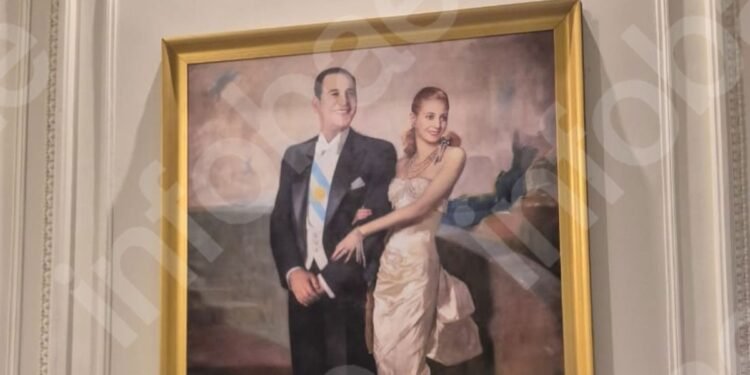 El Gobierno retira un retrato de Perón y Evita de la Casa Rosada y considera opciones