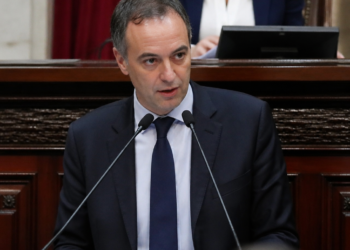 El Desafío de Adorni en el Congreso: Un Momento Crítico para el Gobierno