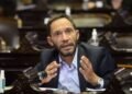 Maximiliano Ferraro fue lapidario con Adorni: “Es un salvavidas de plomo” para el Presidente.