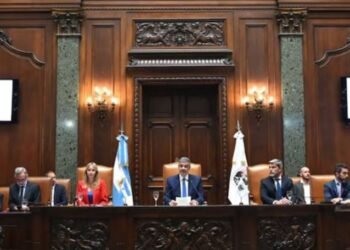 Alianza opositora en CABA: La Libertad Avanza y el peronismo bloquean al PRO en la votación clave del Presupuesto.