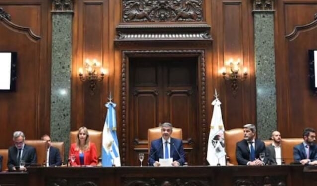 Alianza opositora en CABA: La Libertad Avanza y el peronismo bloquean al PRO en la votación clave del Presupuesto.