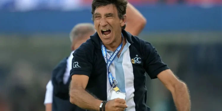 Gustavo Costas se despide de Racing: un agradecimiento a los hinchas y una omisión notable