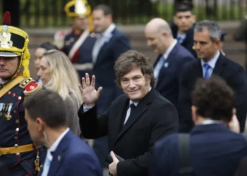 Milei evita confrontación con la Iglesia y se muestra optimista sobre la visita del Papa León XIV