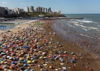 Impacto del fin de semana largo: 1,4 millones de turistas en Argentina gastan $340.000 millones