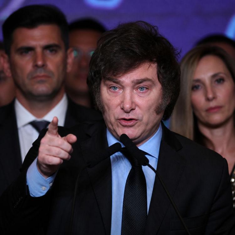 Milei afirma haber enfrentado un ‘intento de Golpe de Estado’ con la complicidad de medios y políticos