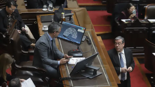 La Libertad Avanza busca proteger a Manuel Adorni y revisar el régimen de zonas frías en Diputados