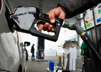 El Gobierno aplaza la implementación de impuestos a los combustibles hasta julio de 2026