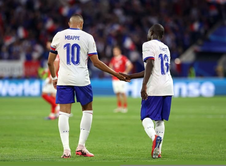 Crisis en la selección francesa: tensiones entre Kylian Mbappé y N’Golo Kanté antes del Mundial 2026