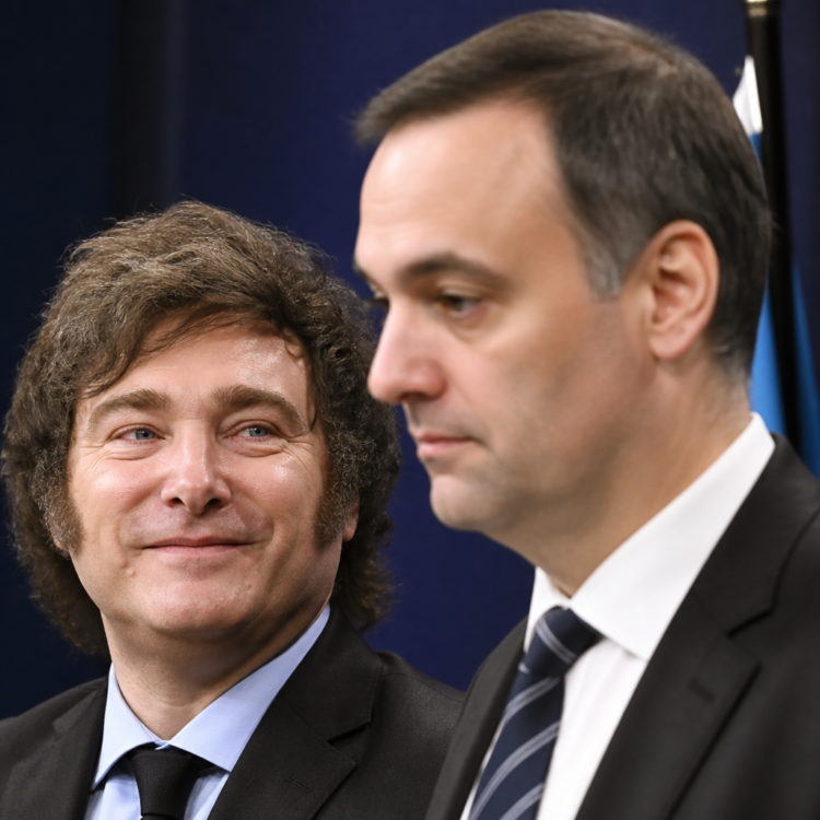 Javier Milei mantiene a Manuel Adorni en su cargo a pesar de las controversias sobre sus declaraciones