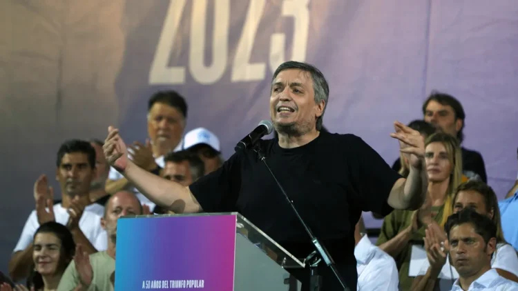 Máximo Kirchner critica a Kicillof y reafirma el apoyo a su madre en un acto por la detención de Cristina