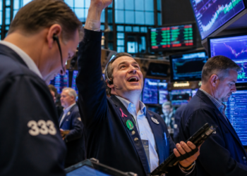 Las acciones argentinas experimentan un notable aumento en Wall Street tras la mejora de la calificación de deuda