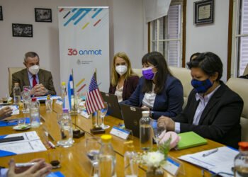 Argentina y Estados Unidos establecen un plan conjunto para mejorar la regulación de medicamentos