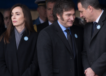 Javier Milei excluye a Victoria Villarruel del Día de la Bandera y aparece con Manuel Adorni