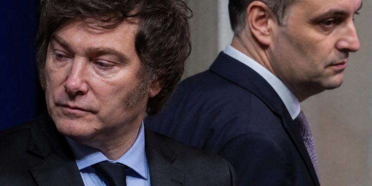 El dilema de Javier Milei frente al caso Manuel Adorni: actuar ahora o esperar la moción de censura