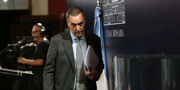 El oficialismo frenó la sesión del Senado para eludir la interpelación a Manuel Adorni