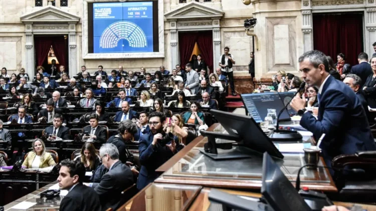 El Gobierno implementa la reforma laboral: “El país estuvo atado a leyes para un mundo que ya no existe”