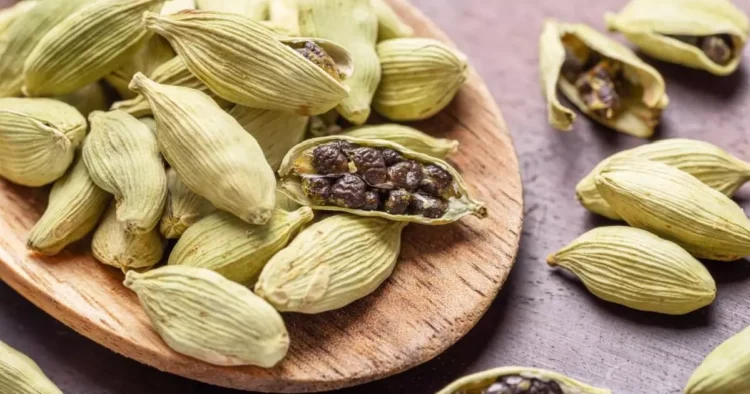 El cardamomo en la cartera: beneficios y tradiciones detrás de su uso