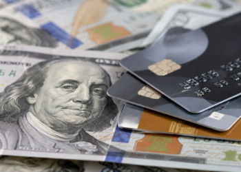 Cotización del dólar oficial y dólar tarjeta al 31 de julio