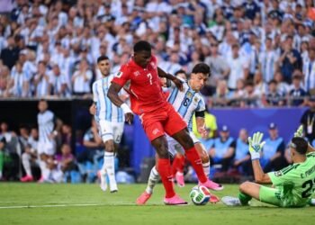 La FIFA respaldó la expulsión de Embolo ante Argentina y salió al cruce de la aclaración de la IFAB