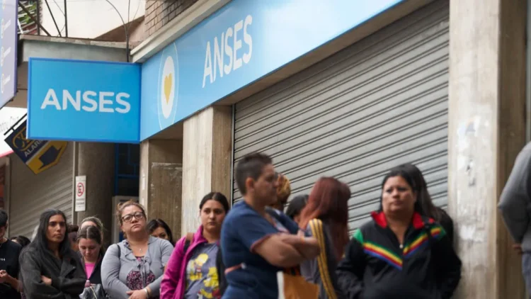 ANSES: pagos de jubilaciones, AUH y asignaciones programados para el lunes 6 de julio