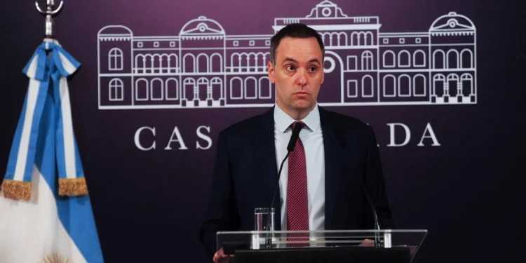 Dos funcionarios de la Vocería presidencial rinden declaración sobre compras para Manuel Adorni
