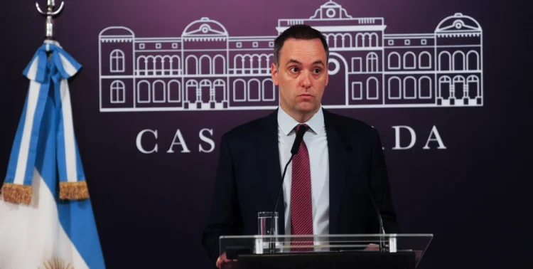 Dos funcionarios de la Vocería presidencial rinden declaración sobre compras para Manuel Adorni