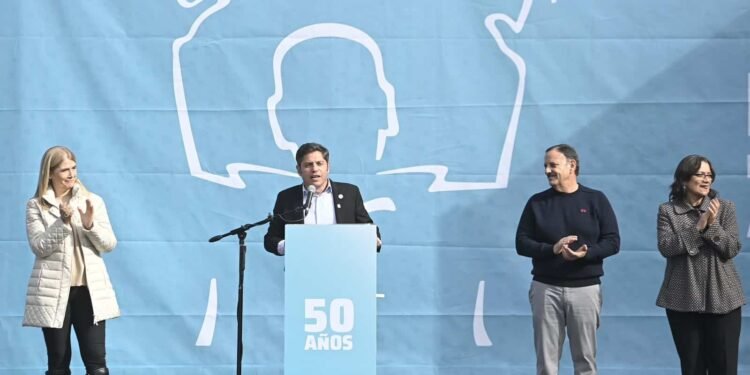 Los tributos a Perón resaltan las divisiones en el peronismo