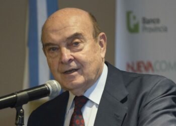 Cavallo respaldó la reforma del Banco Central de Milei, pero pidió habilitar una competencia plena entre el peso y el dólar