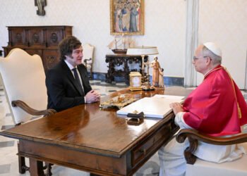 Milei celebra la llegada del papa León XIV a Argentina: ‘Una visita histórica para todos los argentinos’