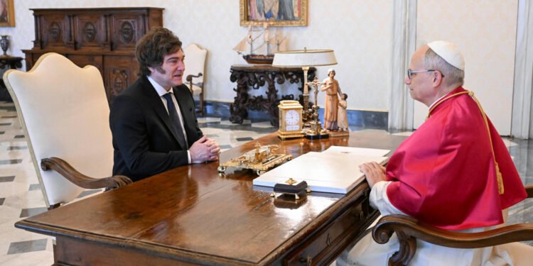 Milei celebra la llegada del papa León XIV a Argentina: ‘Una visita histórica para todos los argentinos’
