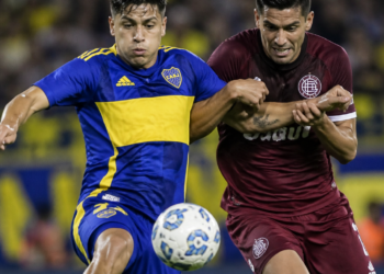 Boca Juniors busca un lugar en los playoffs ante Lanús: horarios, TV y alineaciones