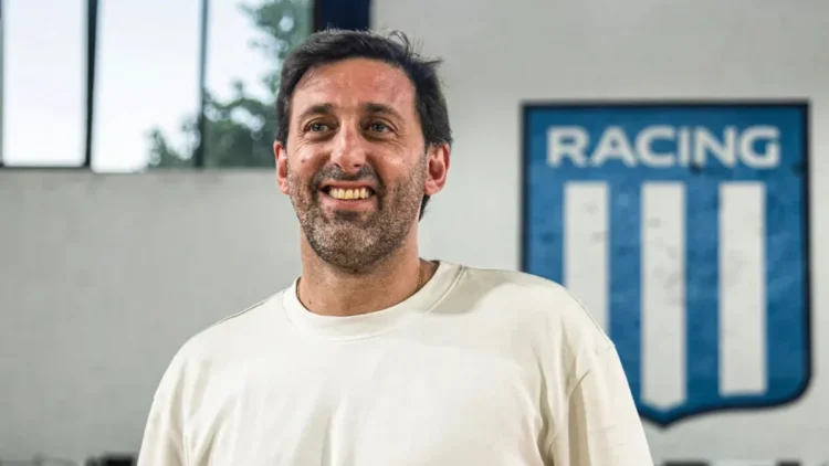 Diego Milito se pronunció sobre las críticas recibidas en Racing: “Escuché el enojo de algunos hinchas”