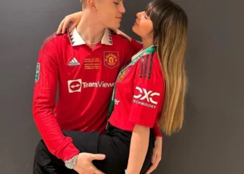 La exnovia de Garnacho compartió un contundente mensaje y criticó al futbolista