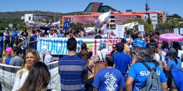 Salarios estatales en San Luis: los gremios reclaman una nueva negociación