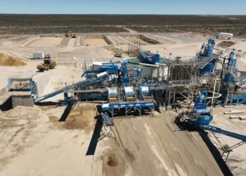 La arena que llega a Vaca Muerta cuesta casi siete veces más que en el lugar de extracción