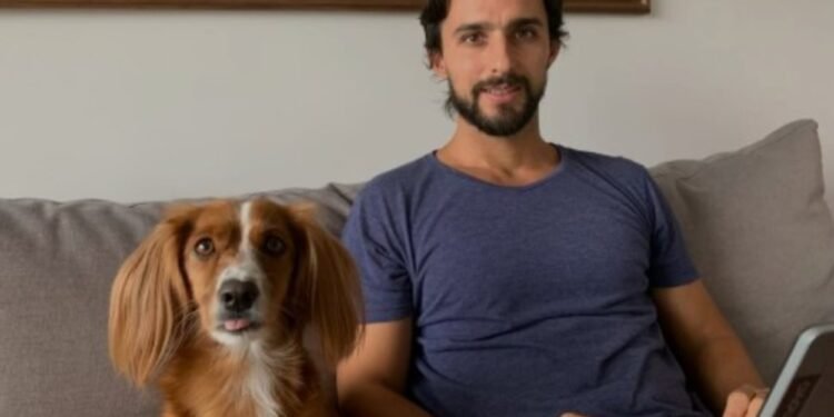 Juan Manuel Liquindoli, especialista en comportamiento canino: “Cuando tu perro gira la cabeza para mirarte, no es un acto casual”