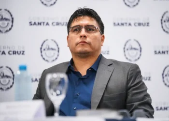 Claudio Vidal otorga $500.000 a docentes que no pararon y ADOSAC denuncia ‘extorsión’