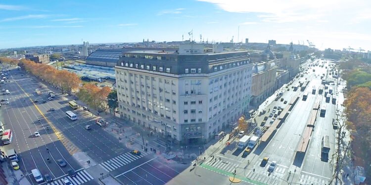 El Gobierno autorizó la venta de cuatro inmuebles estatales y lanzó nuevas subastas en la Ciudad