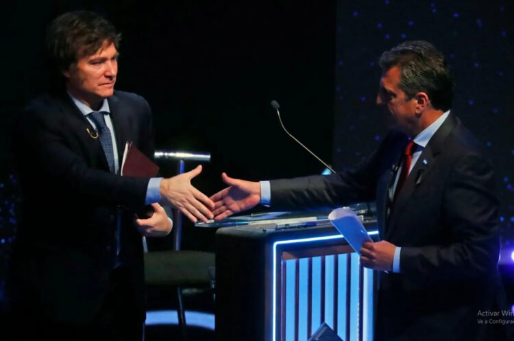 Una encuesta midió a Massa contra Milei y mostró una diferencia mayor que con Kicillof rumbo a 2027