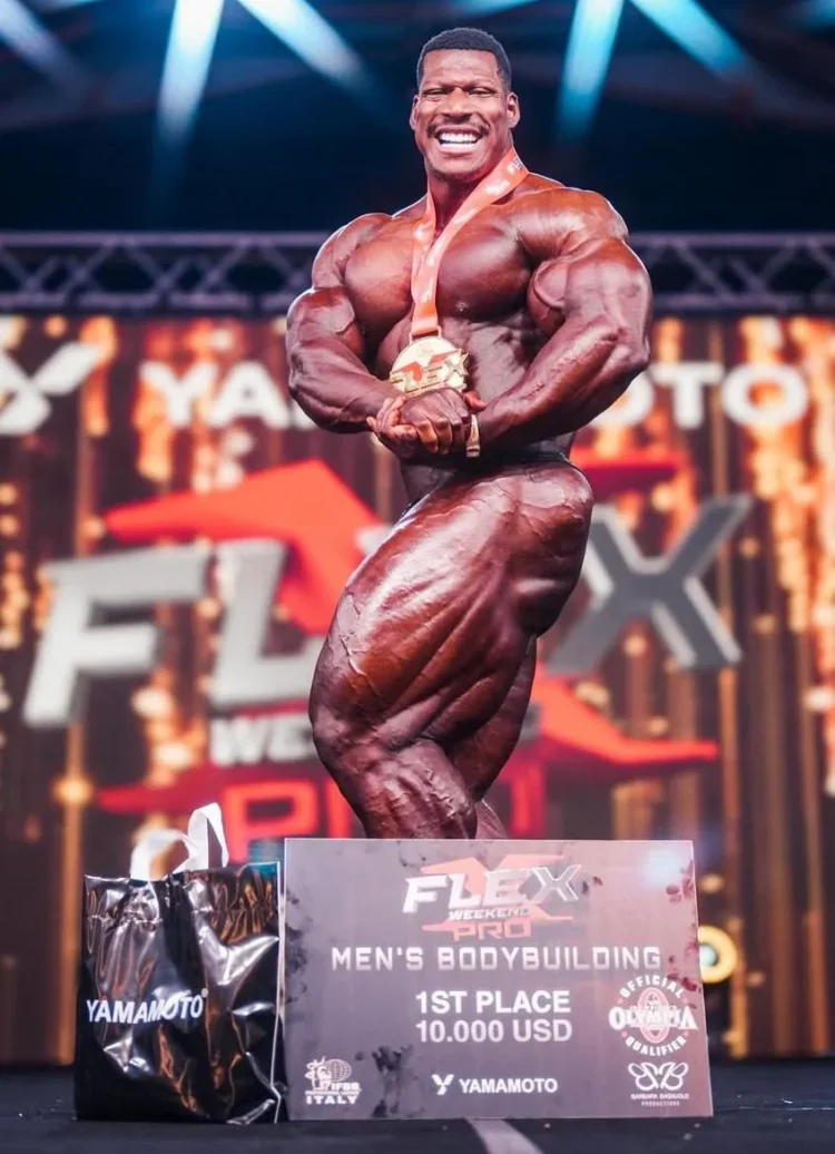 Neckzilla: la poderosa figura del fisicoculturismo que pospone su participación en el Olympia 2026