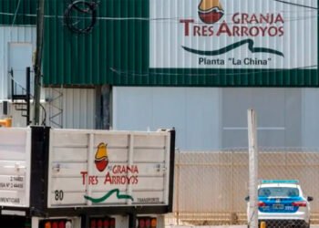 Granja Tres Arroyos paralizó su planta de Capitán Sarmiento y crece la incertidumbre entre los trabajadores