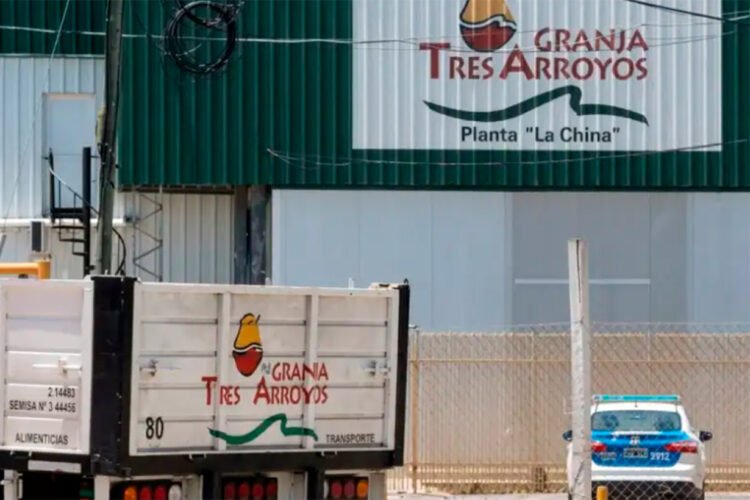 Granja Tres Arroyos paralizó su planta de Capitán Sarmiento y crece la incertidumbre entre los trabajadores