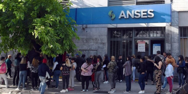 PUAM: cuándo se cobra en septiembre y cuánto reciben los beneficiarios