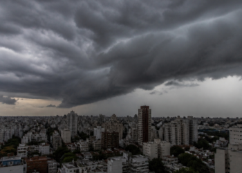 Pronóstico de tormentas para este miércoles en AMBA: horarios y proyección semanal